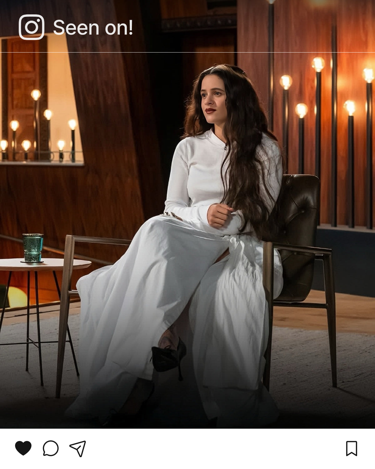 Rosalía vistiendo prendas de diseño de autor Blackmamba